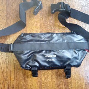 Moment Fanny Sling Pack